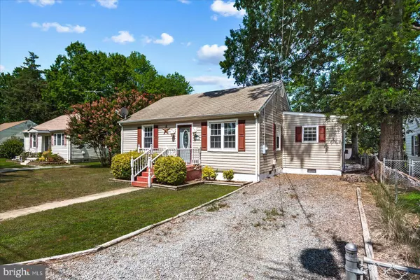 Colonial Beach, VA 22443,203 LOCUST AVENUE