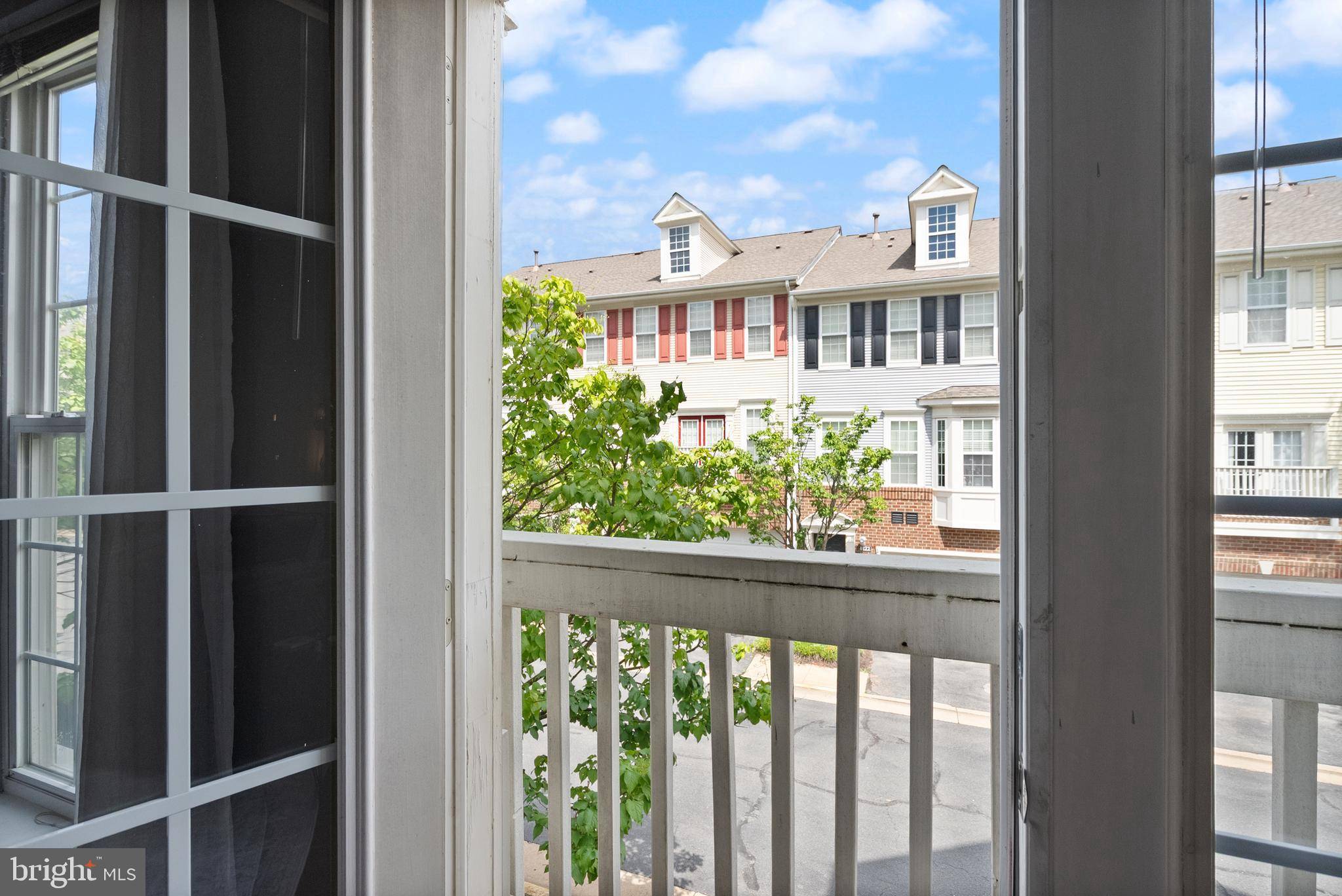 Falls Church, VA 22042,8123 HARPER VALLEY LN #40
