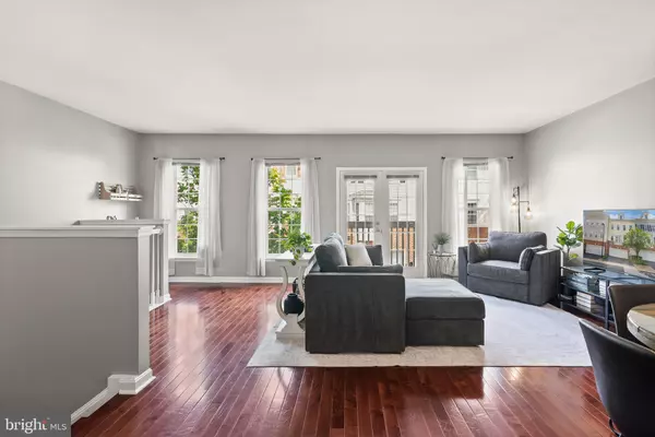 Falls Church, VA 22042,8123 HARPER VALLEY LN #40