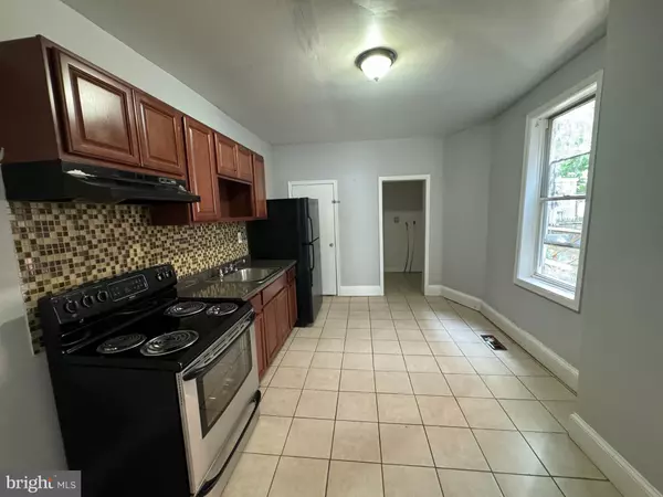 Philadelphia, PA 19151,426 N SALFORD ST