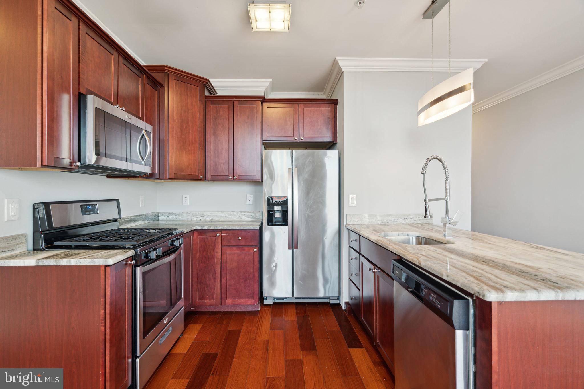 Philadelphia, PA 19122,1401-25 N 5TH ST #320