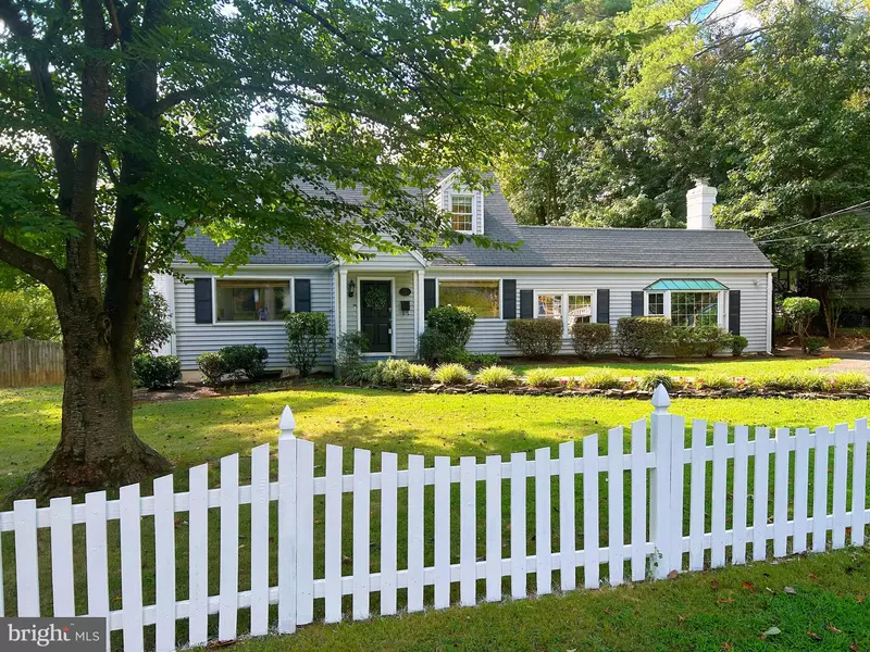 7823 MARTHAS LN, Falls Church, VA 22043