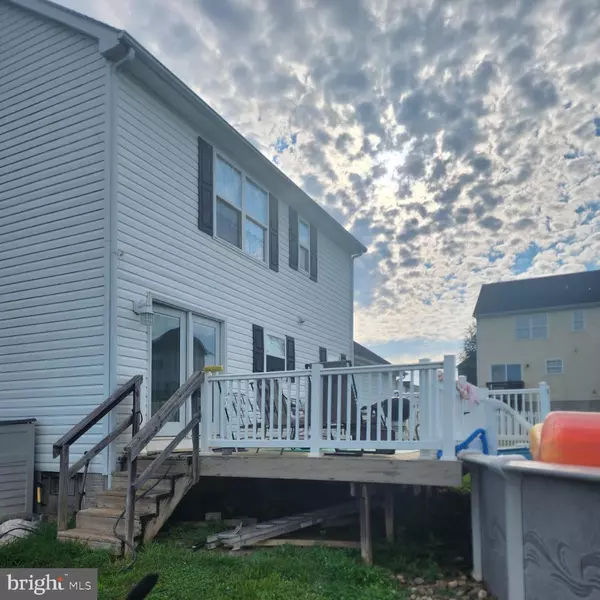 Martinsburg, WV 25405,32 HUTTONS VIREO DR