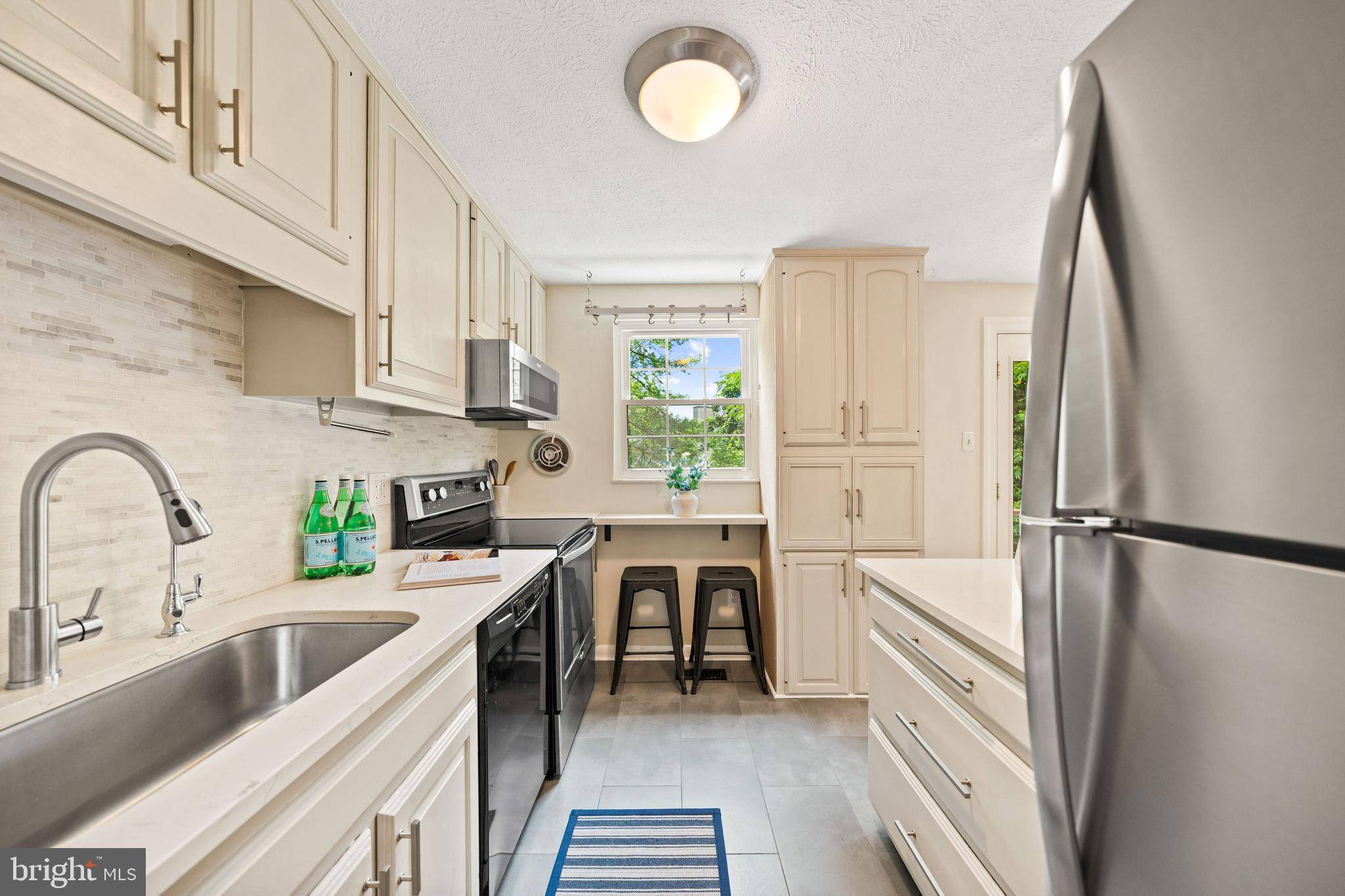 Alexandria, VA 22306,7012 VANTAGE DR