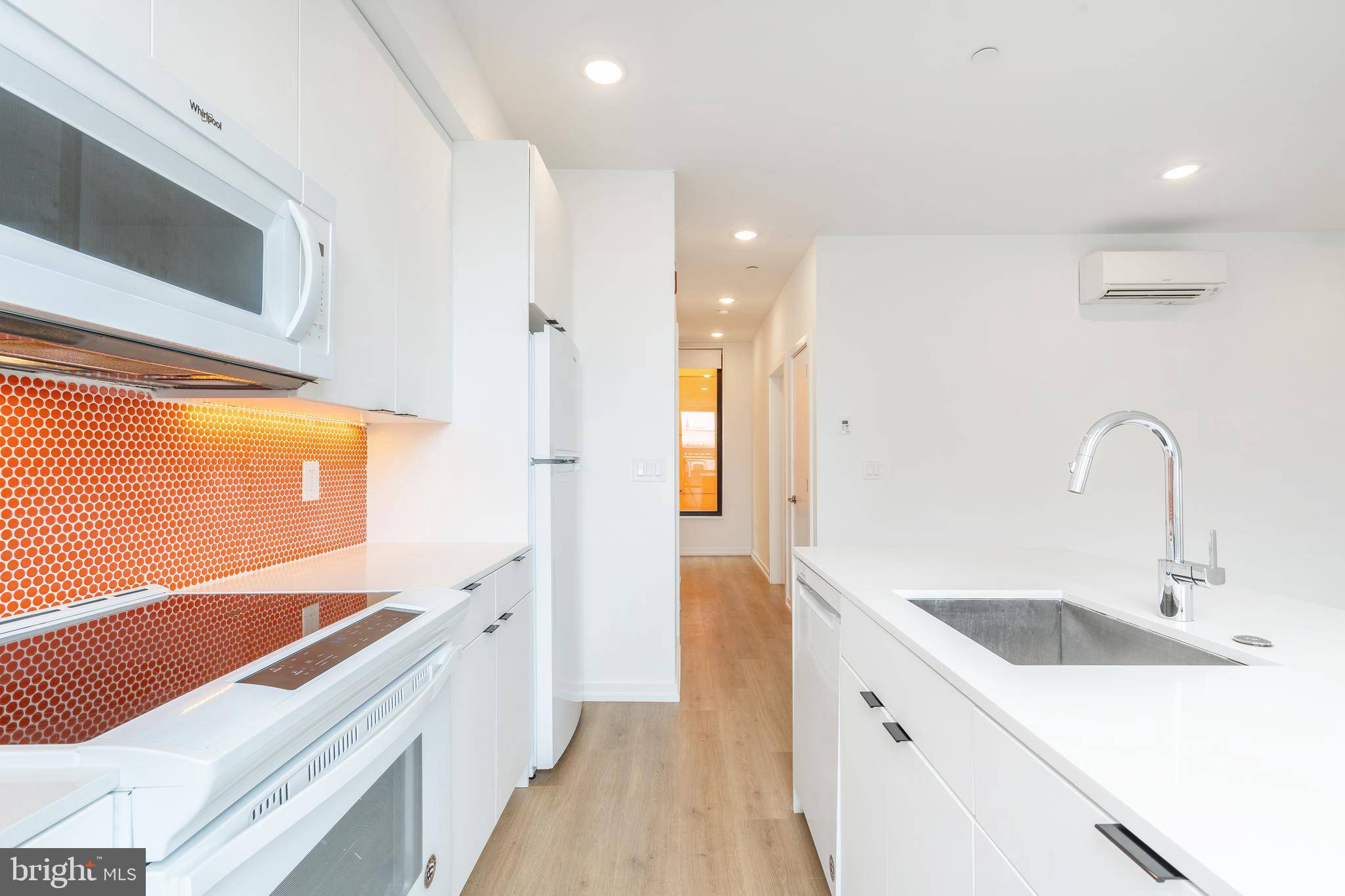 Philadelphia, PA 19123,1141 N FRONT ST #401