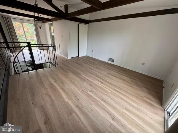 New Hope, PA 18938,60 NEW ST #B