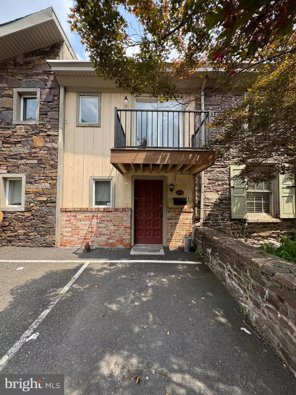 New Hope, PA 18938,60 NEW ST #B