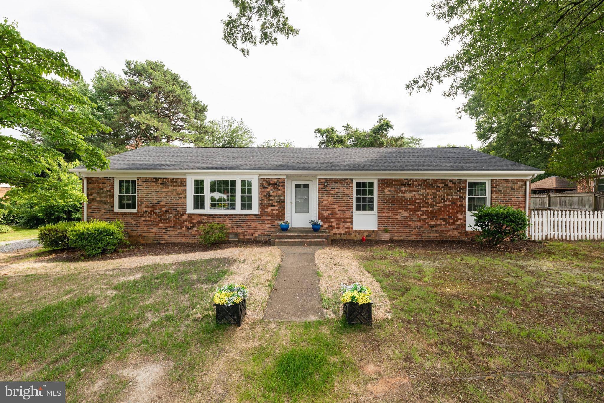 10401 W HUGUENOT RD, North Chesterfield, VA 23224