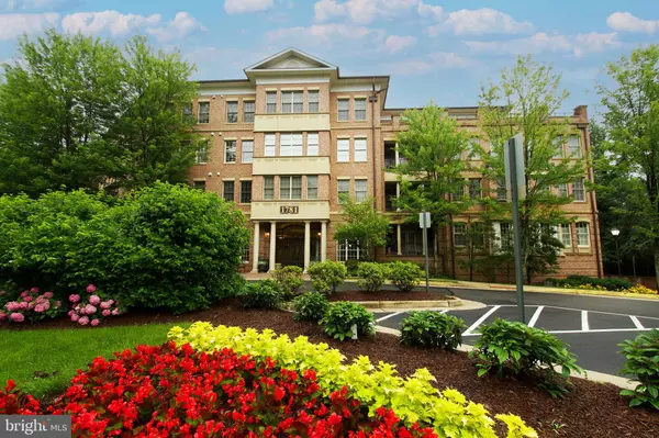 Mclean, VA 22102,1781 CHAIN BRIDGE RD #302