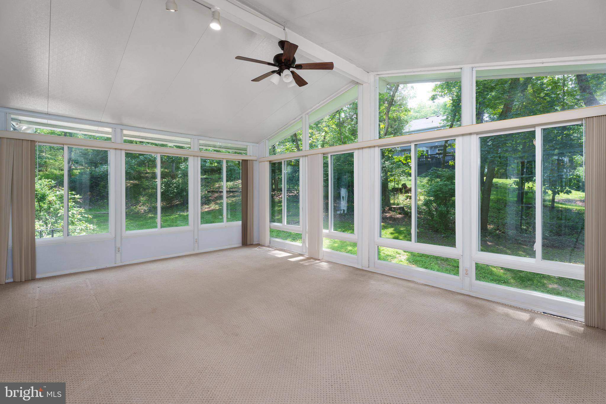 Ewing, NJ 08628,92 LOCHATONG RD