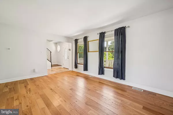 Blackwood, NJ 08012,887 DAVISTOWN RD