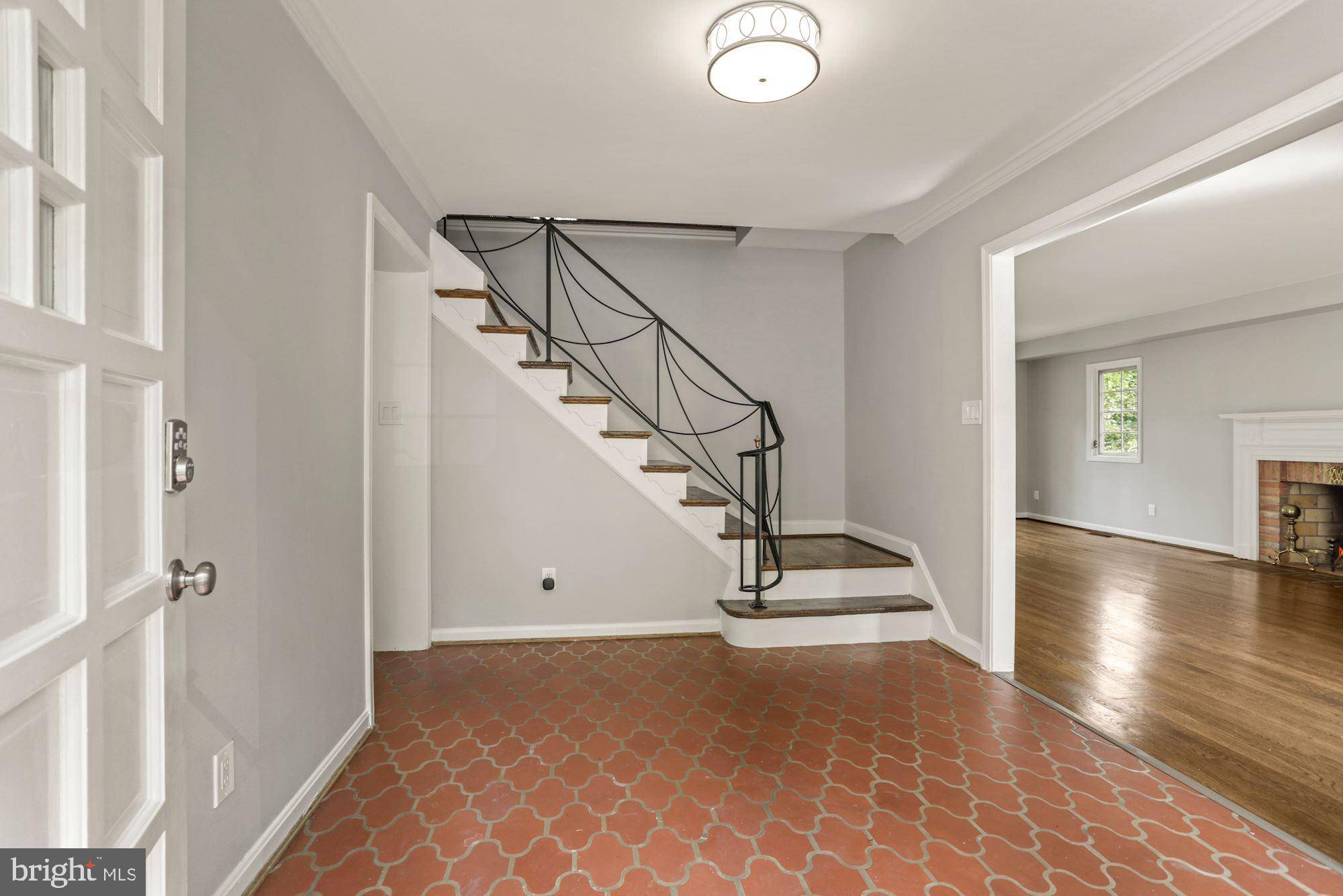 Mclean, VA 22101,1011 SHIPMAN LN