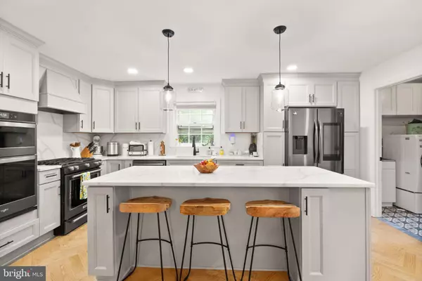 11800 ROSALINDA DR, Potomac, MD 20854