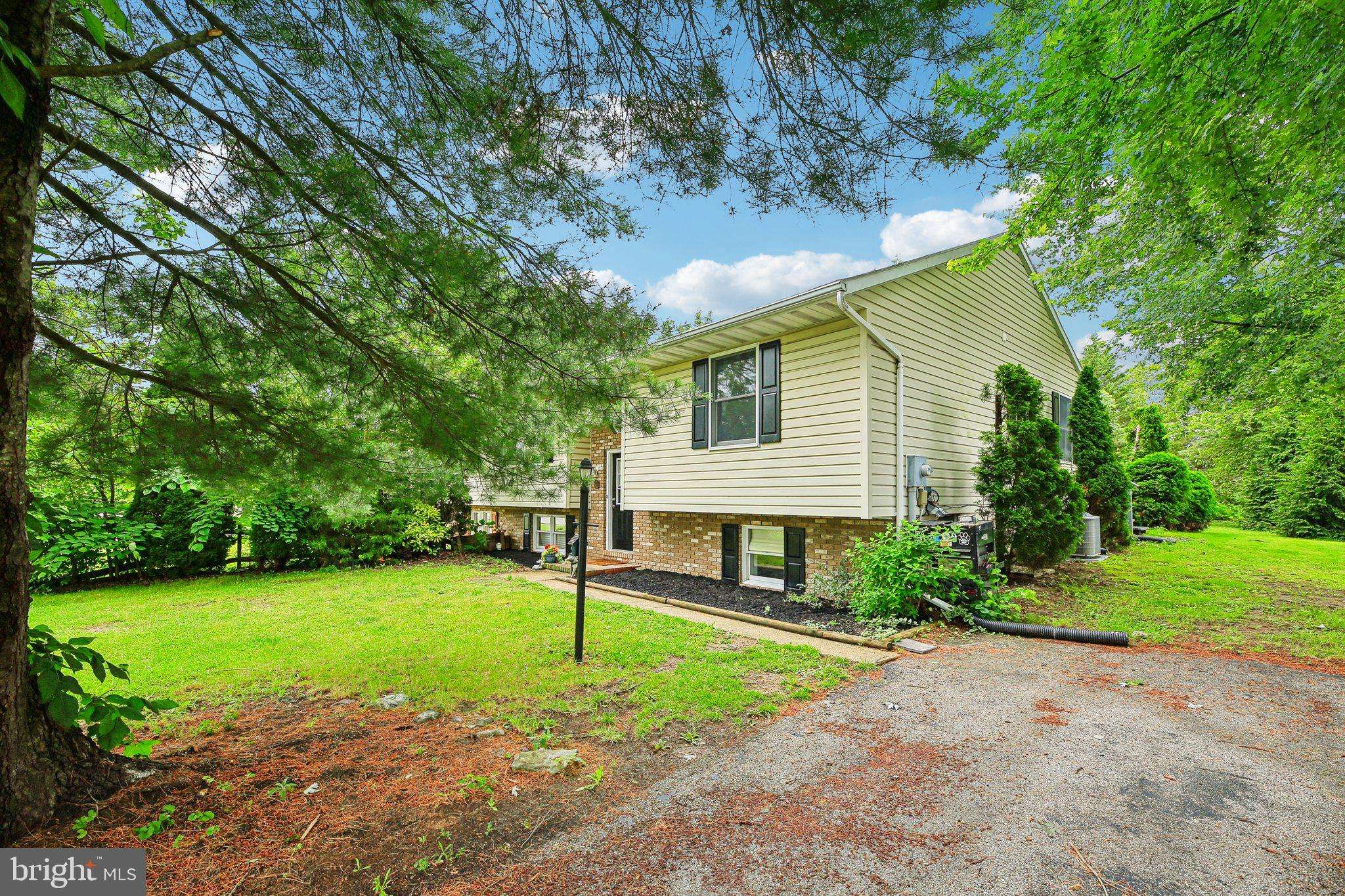 Hanover, PA 17331,41 SYCAMORE LN