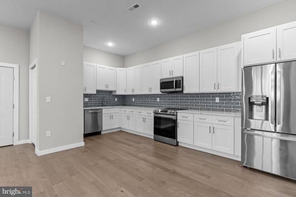 Bristol, PA 19007,418 JEFFERSON AVE #4