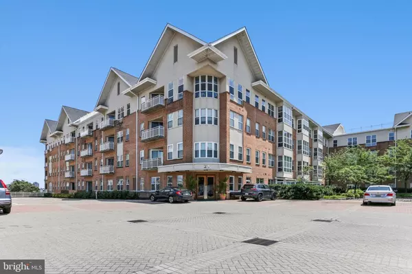 23 PIERSIDE DR #T-12, Baltimore, MD 21230