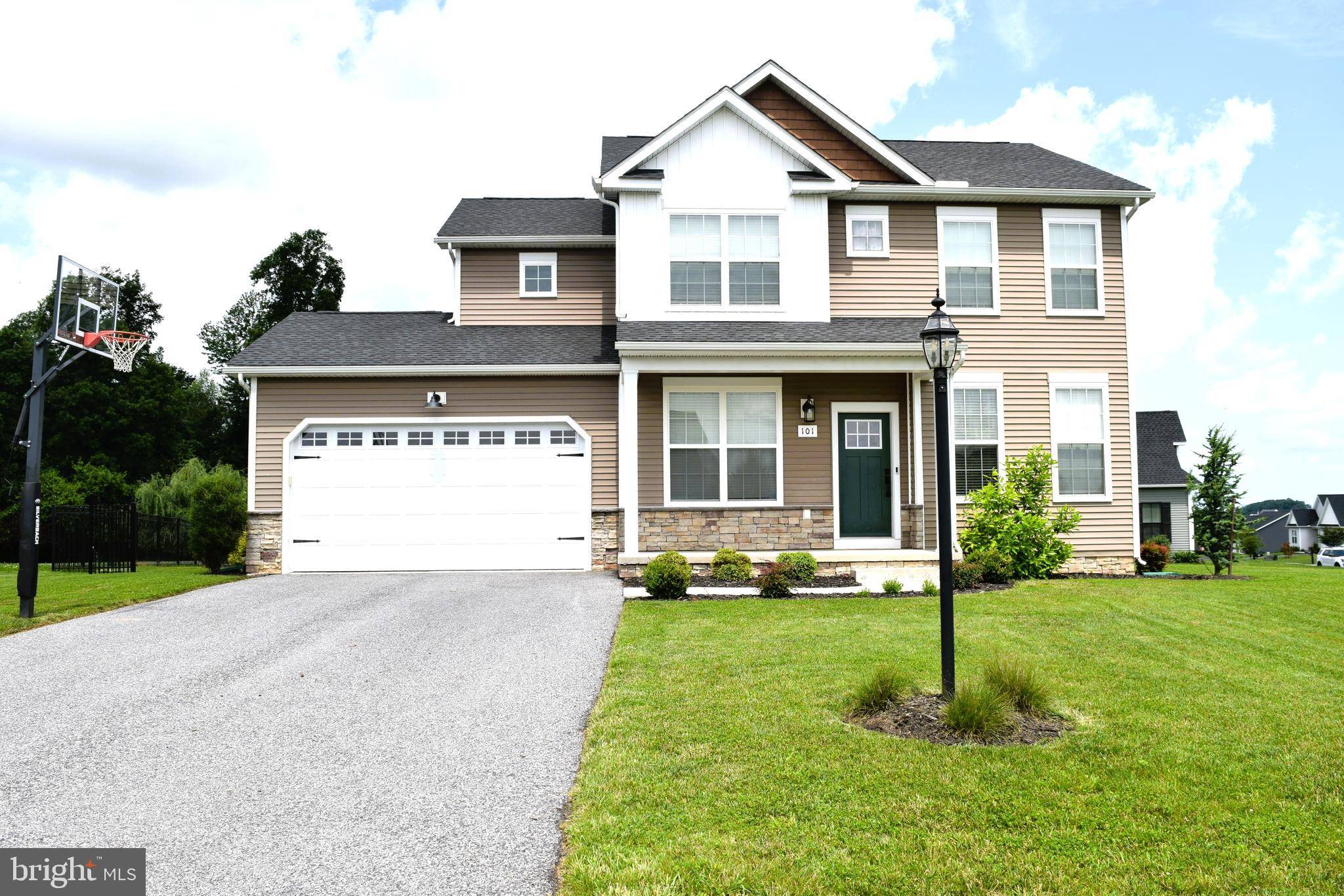 101 WINONA DR, Hanover, PA 17331
