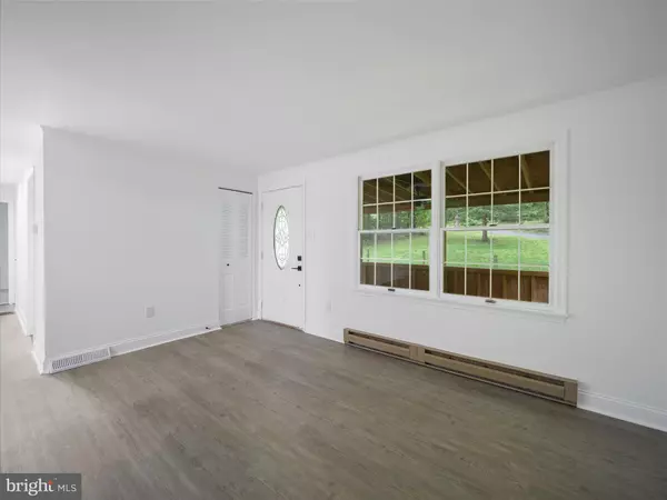 Berkeley Springs, WV 25411,1181 APPLE ORCHARD CIR