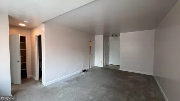 Arlington, VA 22209,1121 ARLINGTON BLVD #708