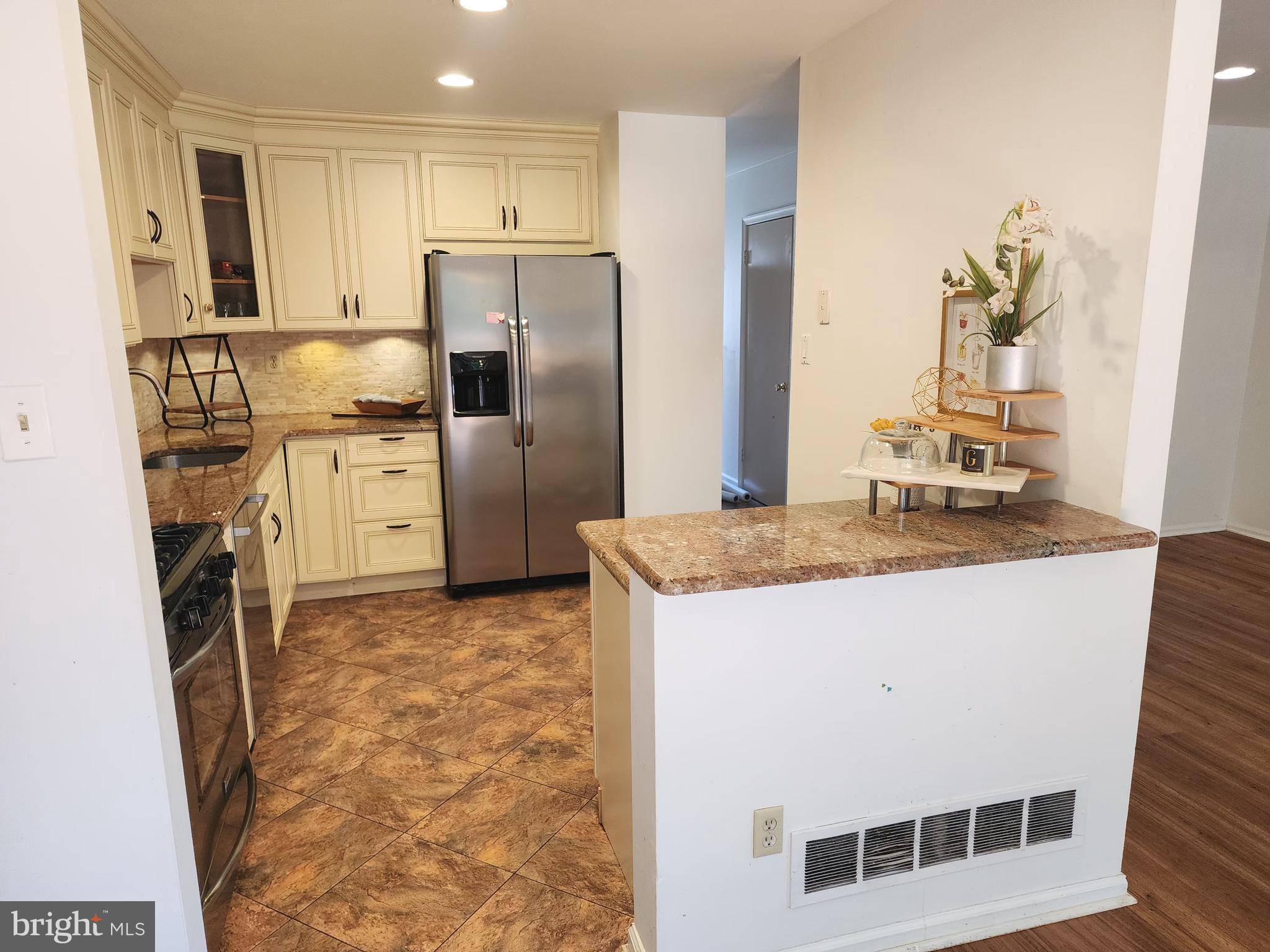 Lafayette Hill, PA 19444,25 FORSYTHIA CT