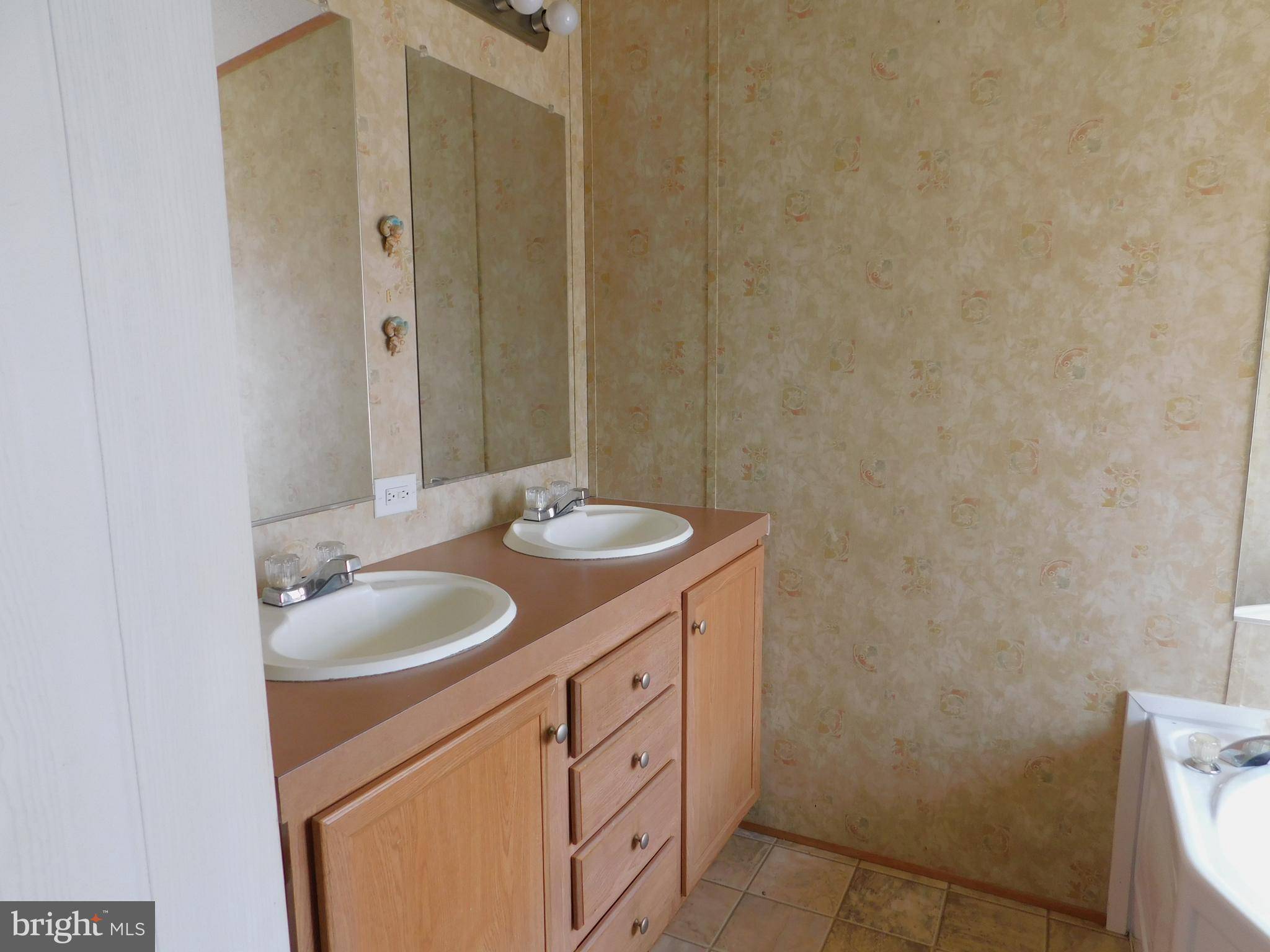 211 MICHAEL RD, Honey Brook, PA 19344