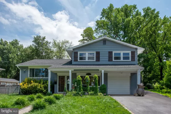 Alexandria, VA 22308,8827 CAMFIELD DR