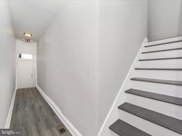 Baltimore, MD 21217,750 DOLPHIN ST