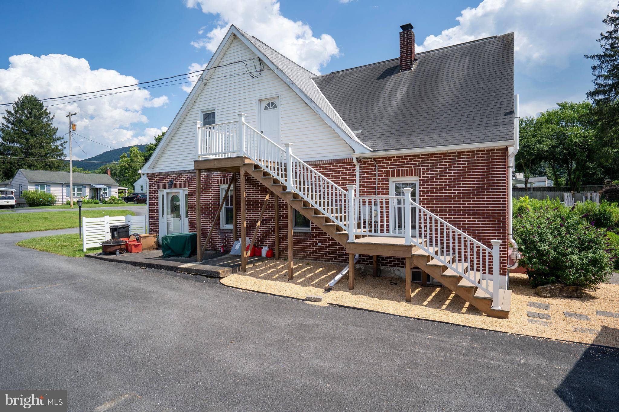 Pleasant Gap, PA 16823,120 MIDDLE ST