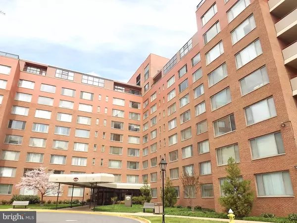 Arlington, VA 22209,1111 ARLINGTON BLVD #706