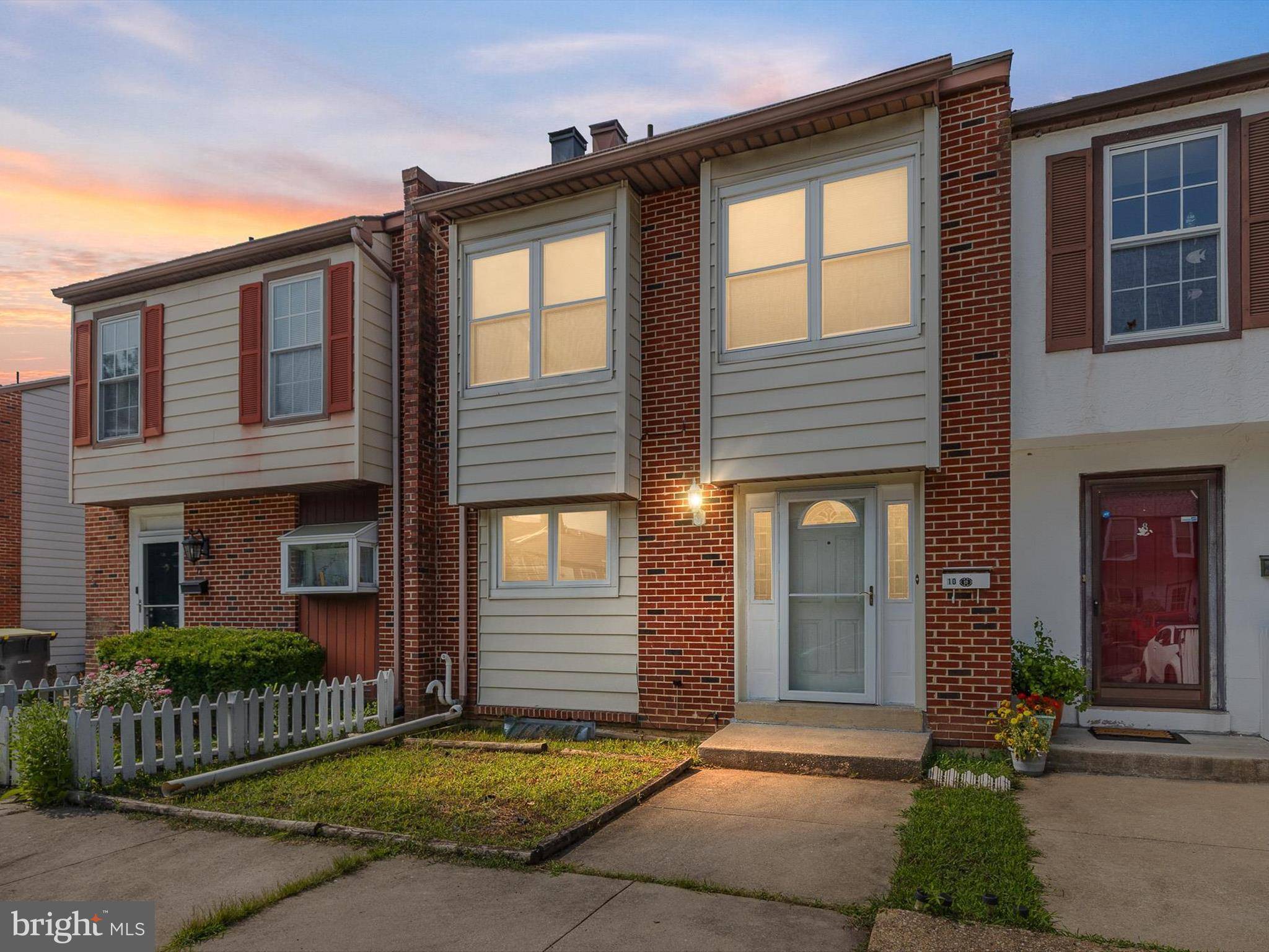 10 DUQUESNE CT, New Castle, DE 19720