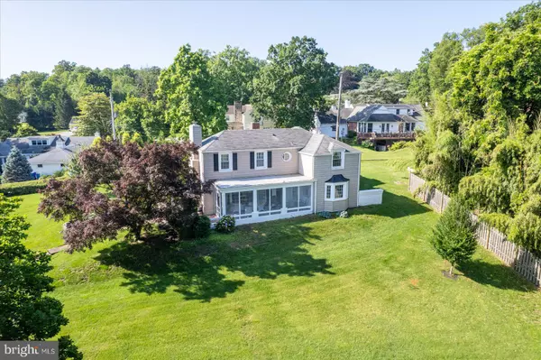 1050 HILLSIDE DR, York, PA 17403