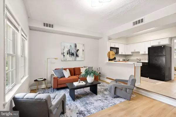 104 N BEDFORD ST #A, Arlington, VA 22201