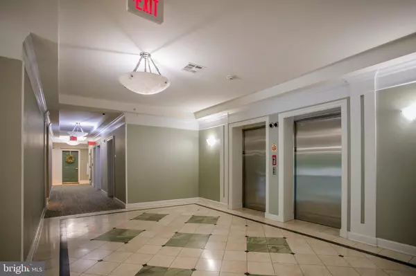 Woodbridge, VA 22191,525 BELMONT BAY DR #105