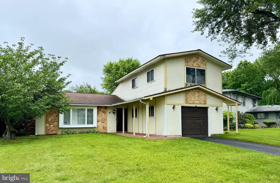 1 SURREY CT, Mount Holly, NJ 08060