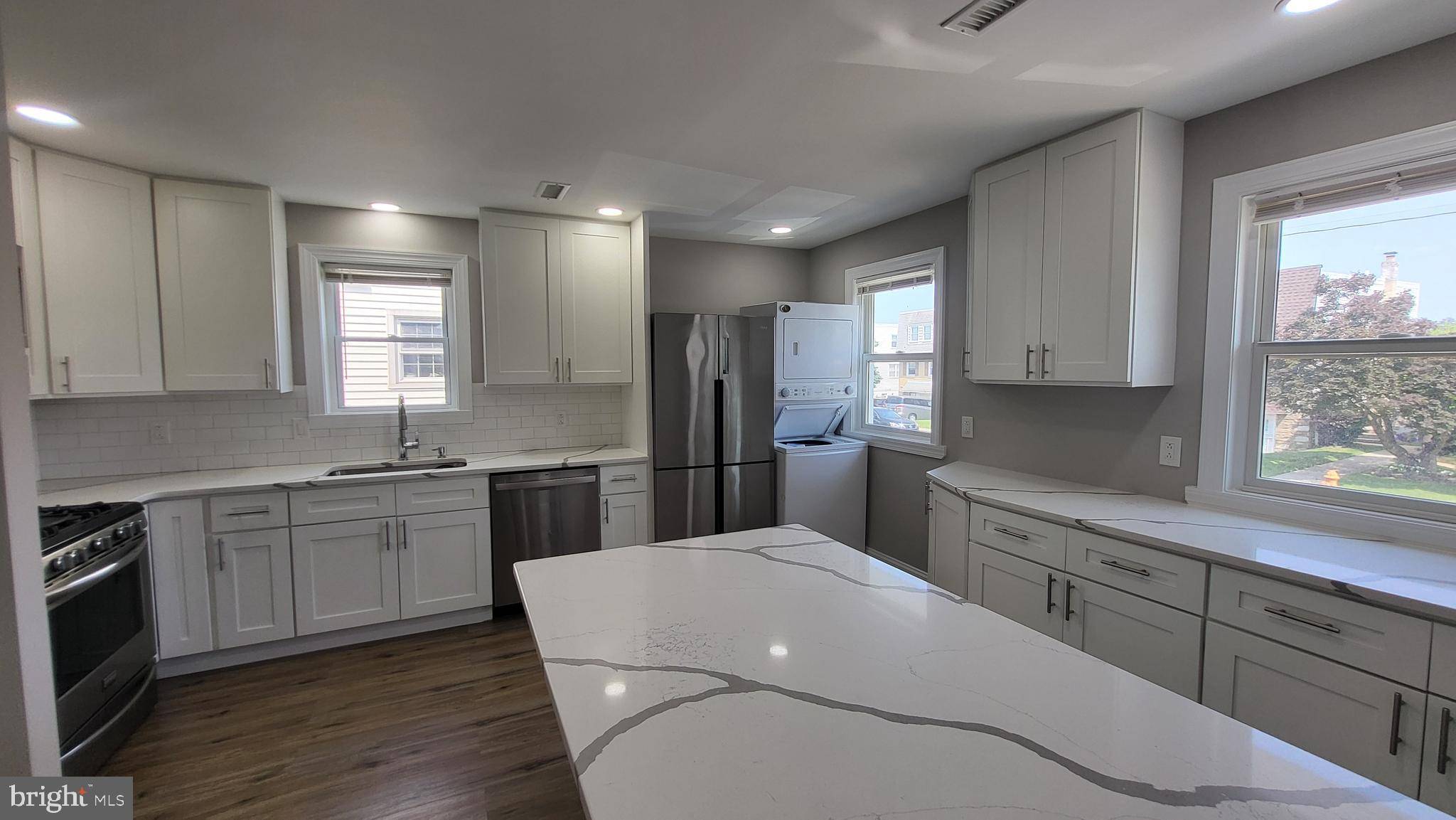 Philadelphia, PA 19115,9956 BRIDLE RD