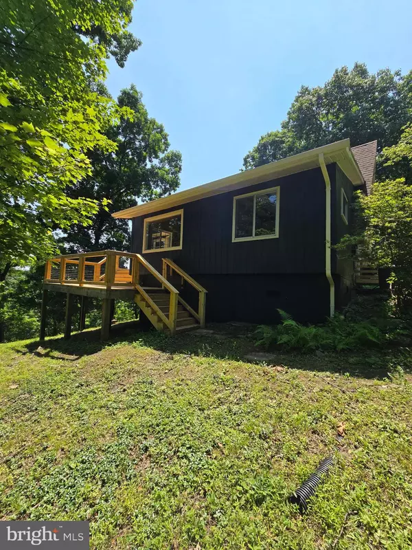 Hedgesville, WV 25427,556 TRAPPER RIDGE LN