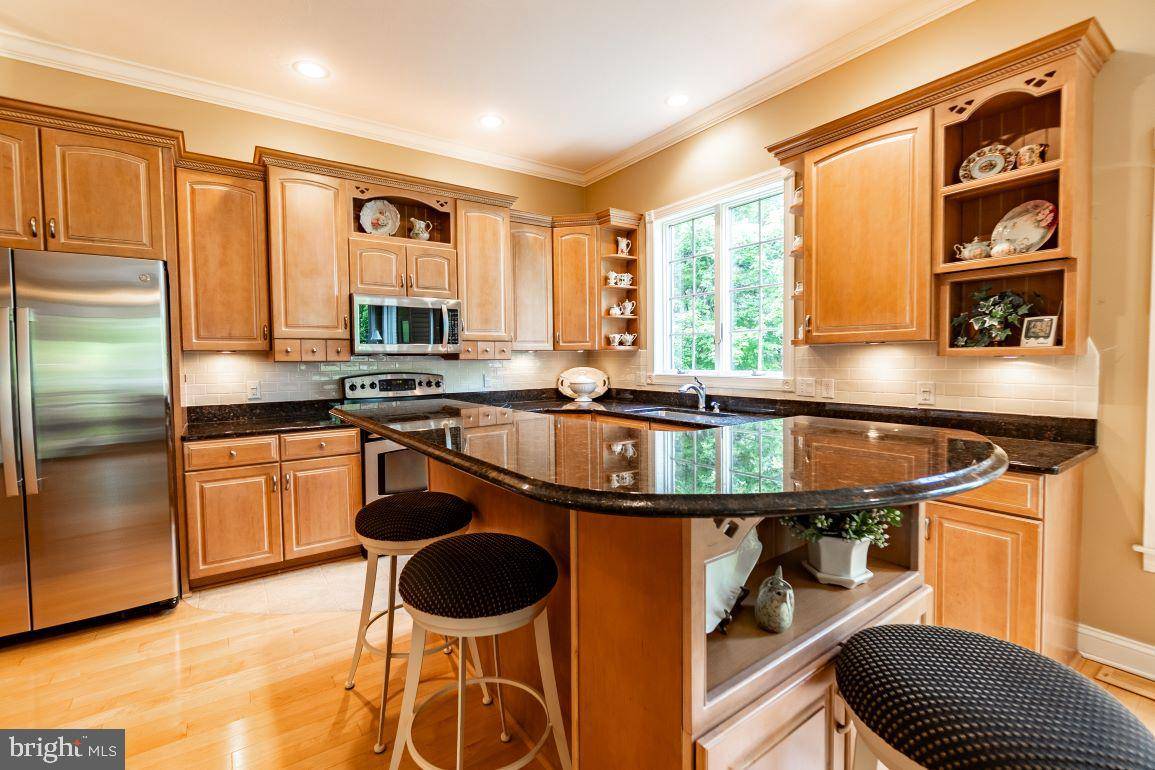 Hanover, PA 17331,2 OAK CIR