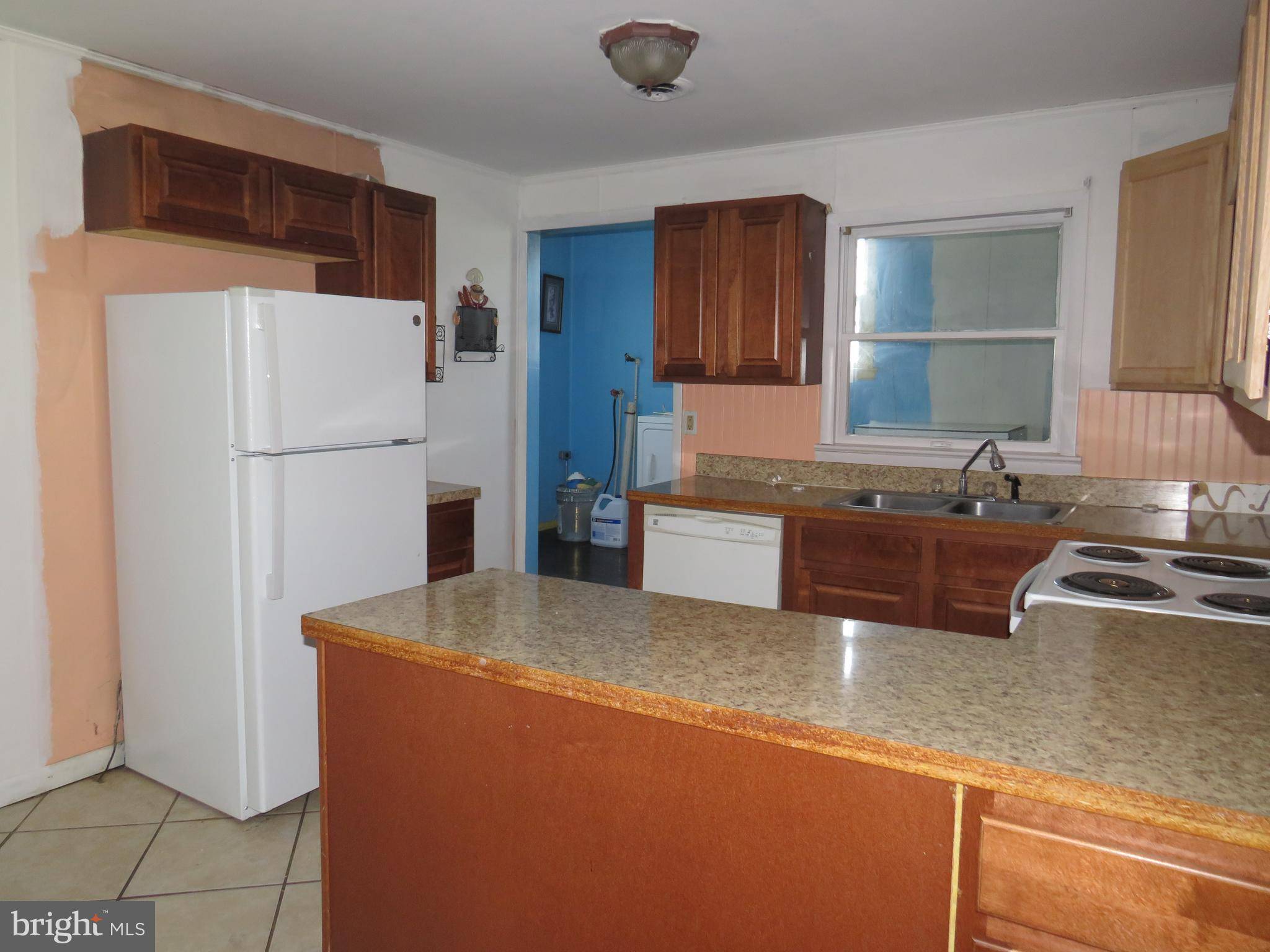 Crisfield, MD 21817,208 COVE ST