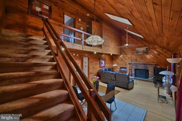 Lake Ariel, PA 18436,838 WILDWOOD TERRACE