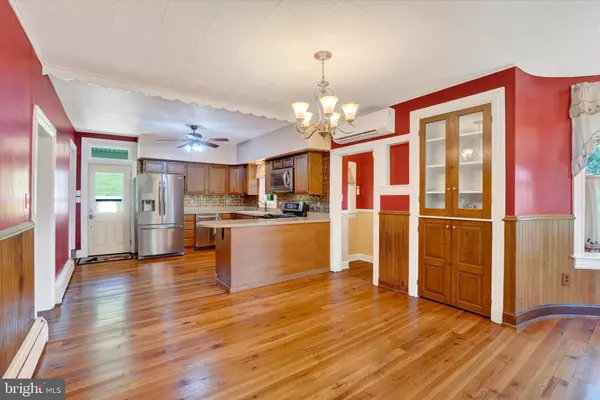 York, PA 17403,206 LOUCKS ST