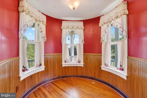 York, PA 17403,206 LOUCKS ST