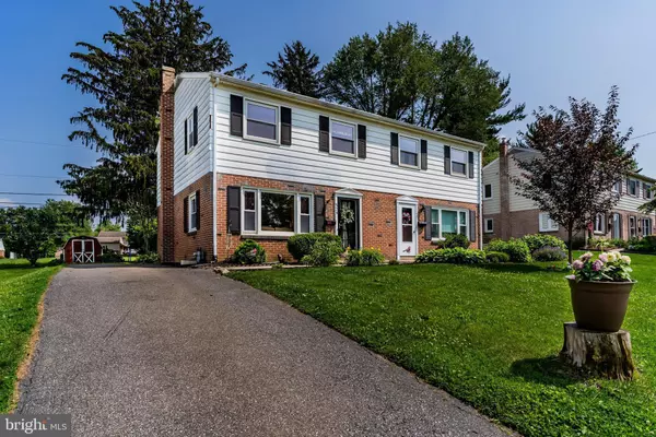 529 GOLDEN ST, Lititz, PA 17543