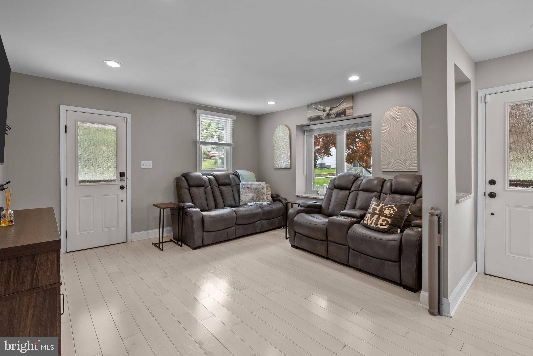 Glenside, PA 19038,2715 IVY LN
