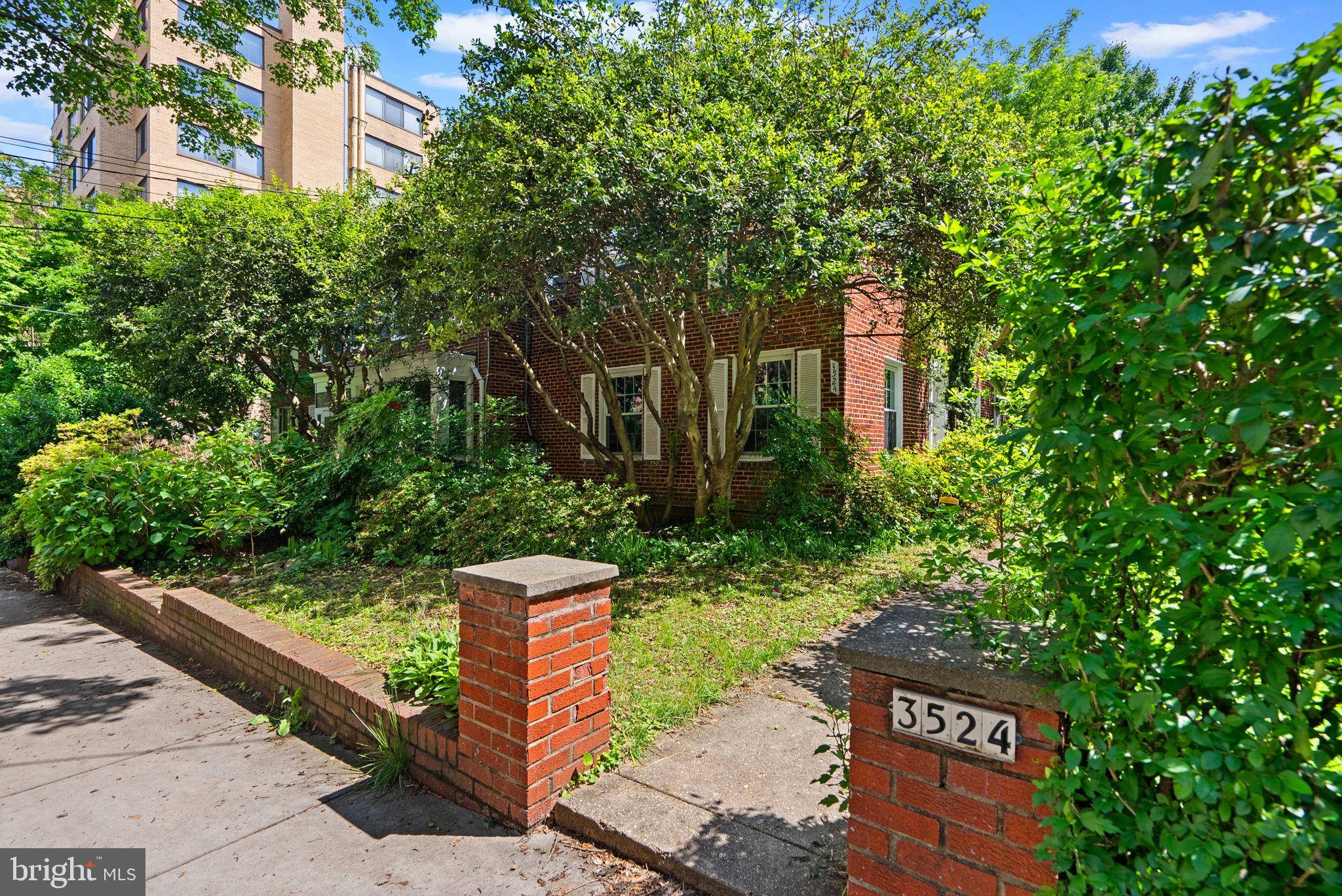 3524 DAVENPORT ST NW, Washington, DC 20008