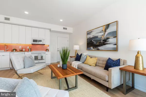 Philadelphia, PA 19123,1141 N FRONT ST #606