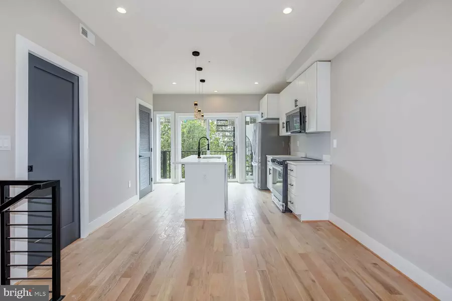1237 OATES ST NE #1, Washington, DC 20002