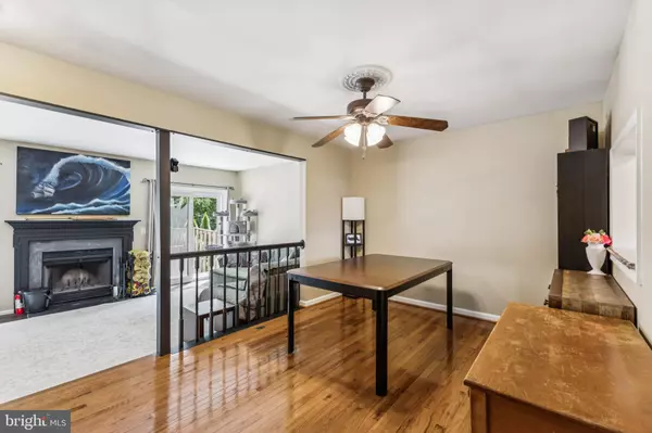 Sterling, VA 20165,297 CHELMSFORD CT