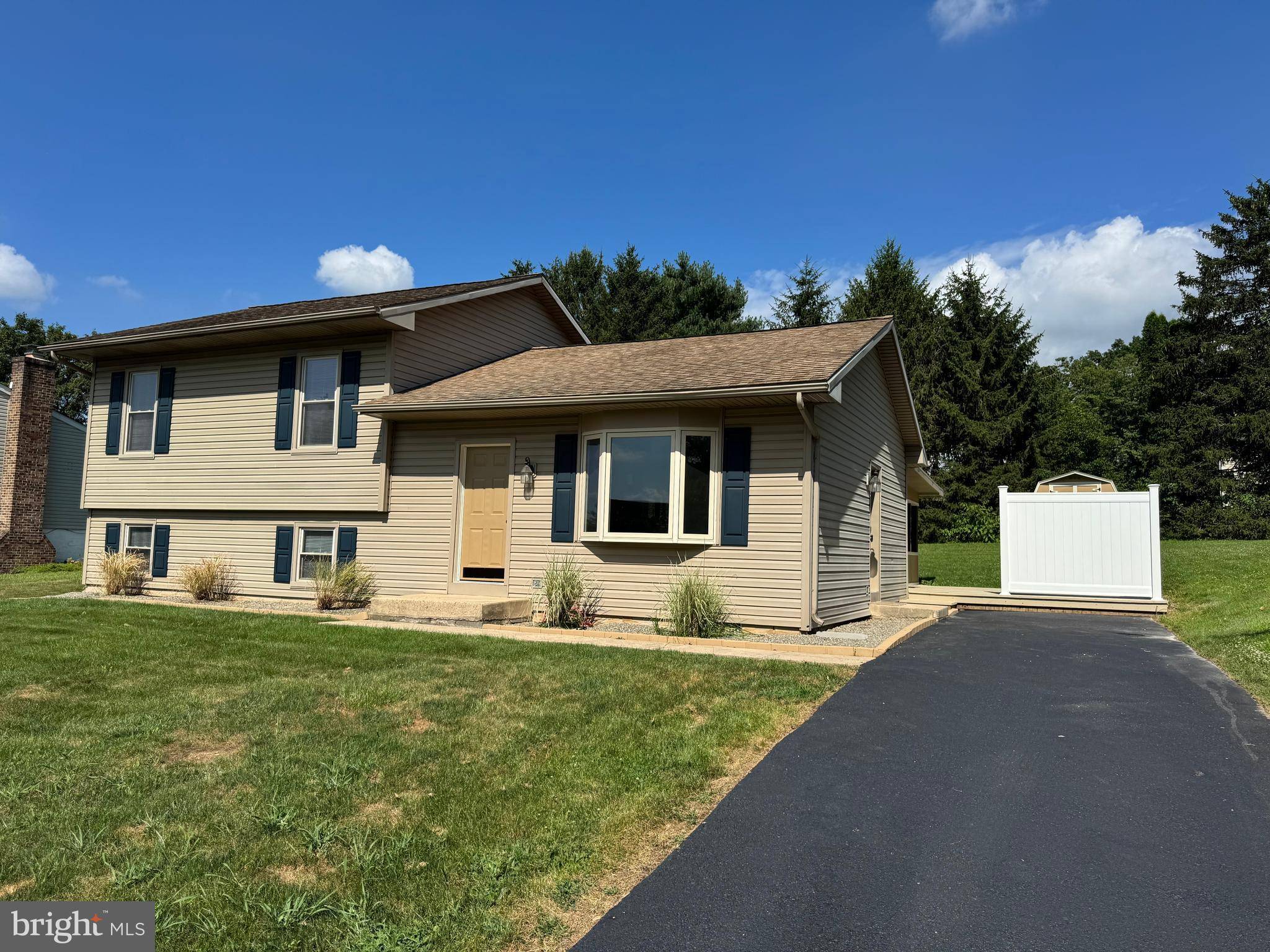 York, PA 17402,3335 TAUNTON DR