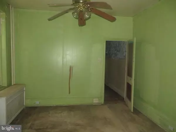 Philadelphia, PA 19121,2930 W OXFORD ST