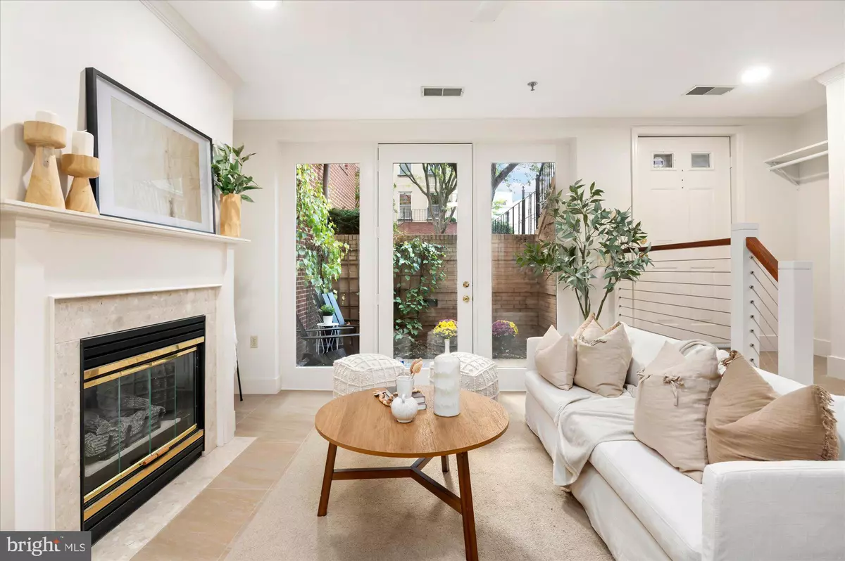 Washington, DC 20009,1913 KALORAMA PL NW #13